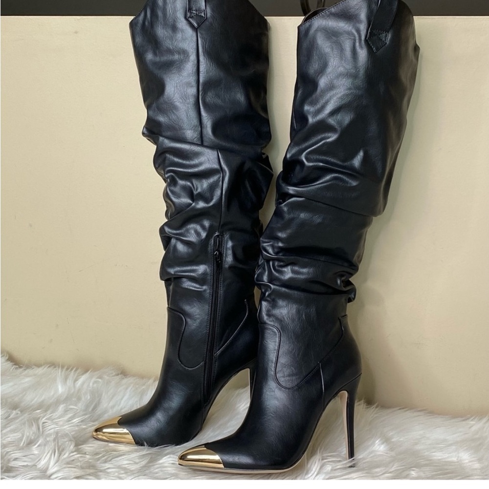 🔥SHAWNA, Gorgeous, Sexy & COMFY, BLACK W/Metallic Toe, Excellent Condition, 8.5